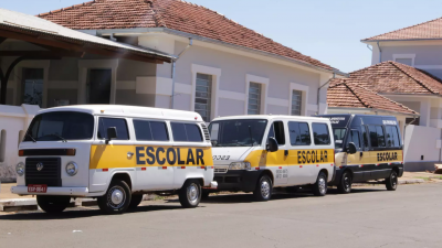 Vans escolares paradas na Esplanada Ferroviria. (Foto: Arquivo | Kisi Aino)