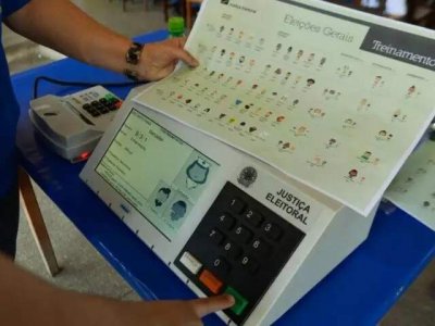 Lista de nomes de candidatos para teste em urna eletrnica (Foto: Agncia Brasil)