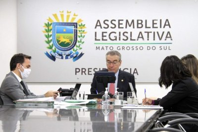 Presidente da Assembleia, Paulo Corra (PSDB), no centro, durante sesso virtual (Foto: Assessoria - ALMS)