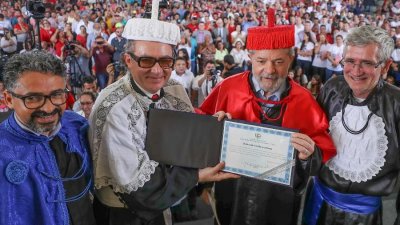 Ttulo de doutor honoris causa da UNEAL foi concedido ao ex-presidente Lula em 2017 Imagem: Ricardo Stuckert/Instituto Lula