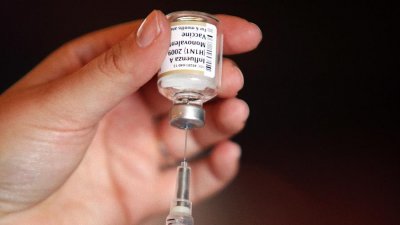 Unicef quer adquirir mais de um bilho de seringas para futuras vacinas anticovid-19 At o momento no h nenhuma vacina efetiva contra a covid-19 - Getty Images At o momento no h nenhuma vacina efetiva contra a covid-19 Imagem: Getty Images O Uni