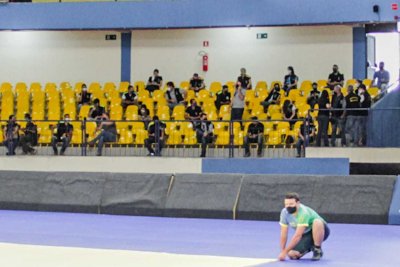 s vsperas de reabertura, manh foi de testes inclusive da posio do pblico intercalando cadeiras e fileiras. (Foto: Silas Lima)