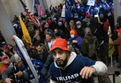 Multido pr-Trump invade o Capitlio dos EUA em 6 de janeiro de 2021 em Washington, DC.(Foto: Win McNamee/Getty Images/AFP)