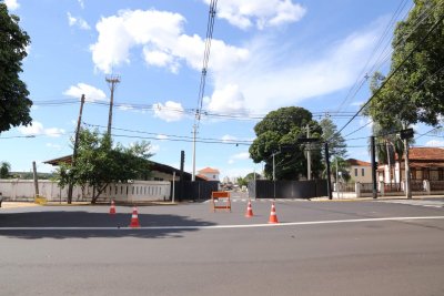 Acesso para Esplanada Ferroviria, na avenida Mato Grosso, est fechado com tapumes. (Foto: Ksie Aino)