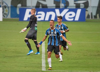 artida entre as equipes de Grmio e Aimor, vlida pela quinta rodada do Campeonato Gaucho, realizada no estdio do Arena do Grmio, em Porto Alegre, nesta sexta-feira (19). (Foto: Estado Contedo)