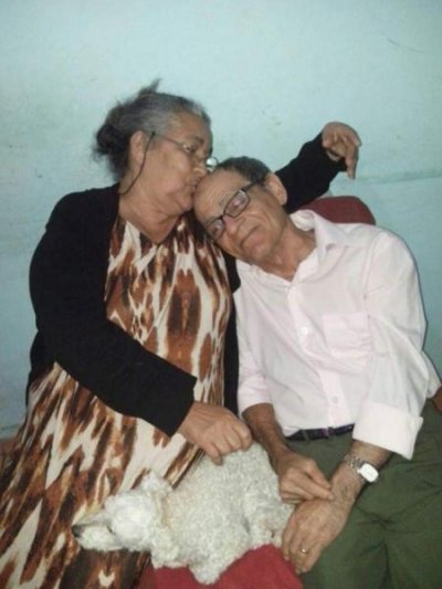 Maria Vilma Moreno Pereira demorou semanas para se recuperar dos sintomas da covid-19, enquanto o marido Joo de Almeida Arglo morreu em junho em decorrncia das sequelas Imagem: Arquivo pessoal